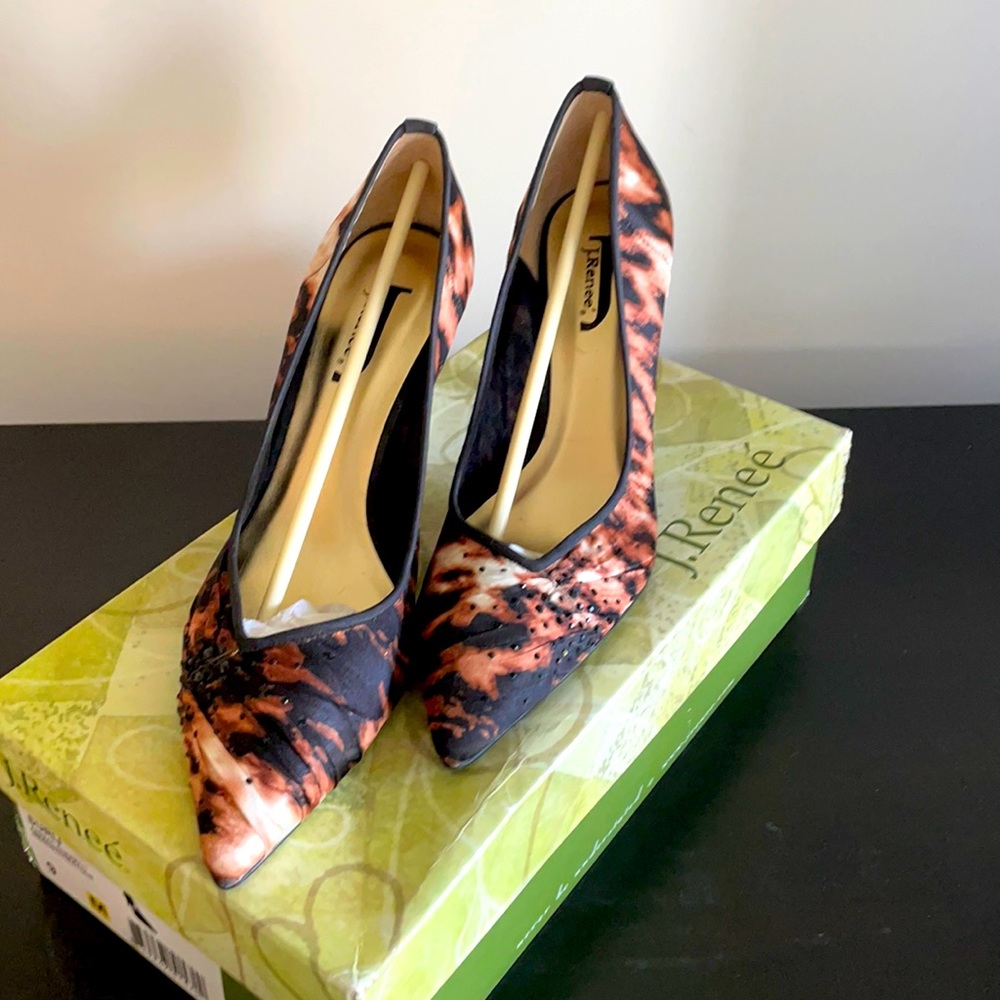 J Renee size 9 leopard print pumps